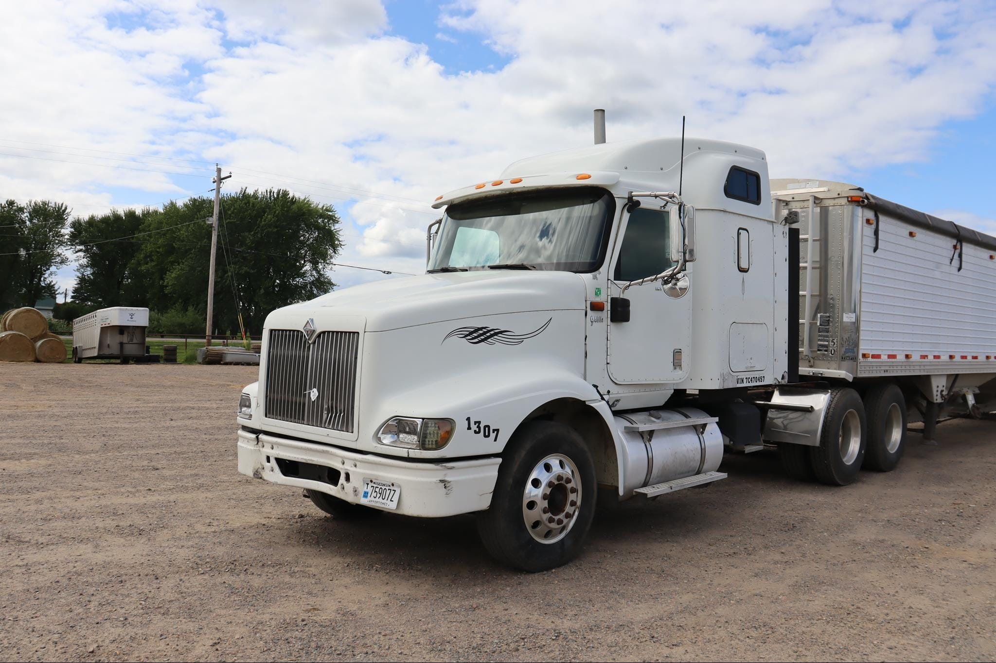 2007 International 9400 Equipment Image0