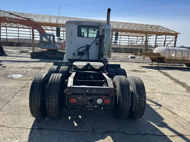 Image of International 9400i equipment image 3