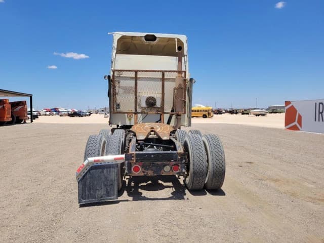 Image of International 9400i equipment image 3