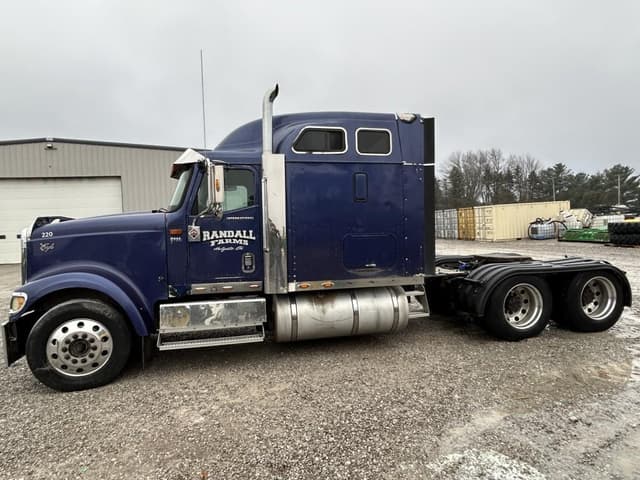 Image of International 9900 equipment image 1