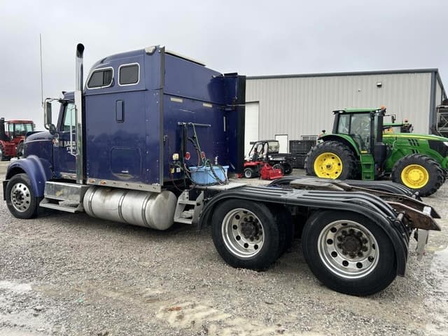 Image of International 9900 equipment image 2