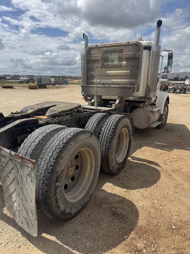 Image of International 9900I equipment image 2