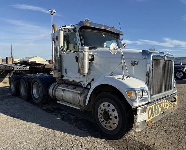 Image of International 9900I equipment image 4