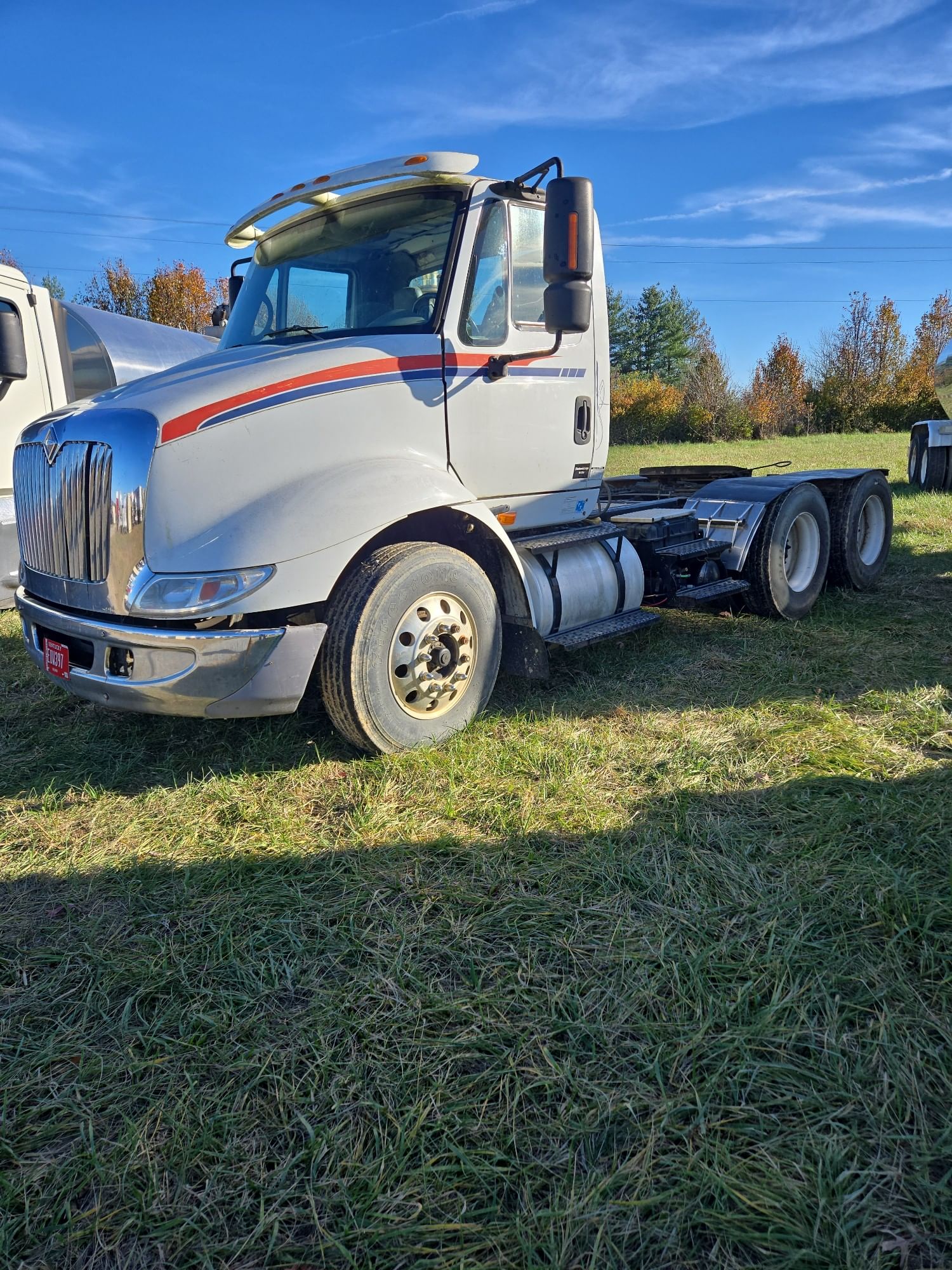 2007 International 8600 Equipment Image0