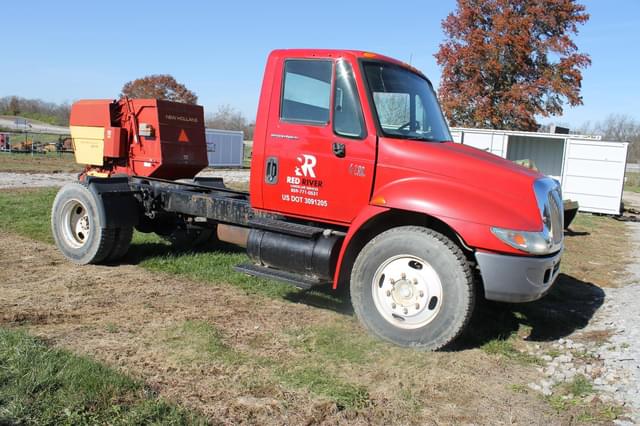 Image of International Durastar 4200 equipment image 2