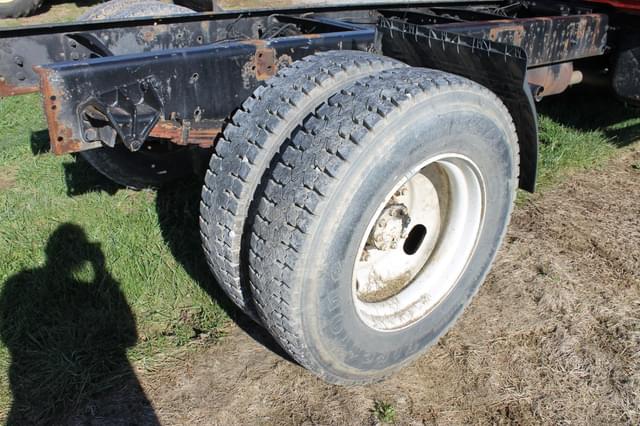 Image of International Durastar 4200 equipment image 4