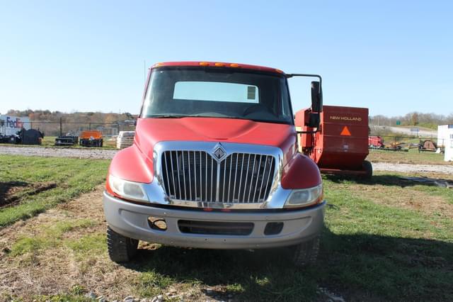 Image of International Durastar 4200 equipment image 1