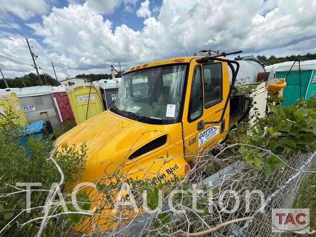 Image of International Durastar 4300 equipment image 1