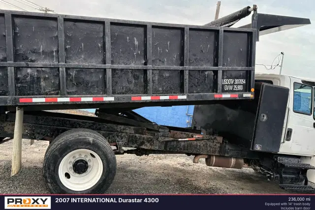 Image of International Durastar 4300 equipment image 3
