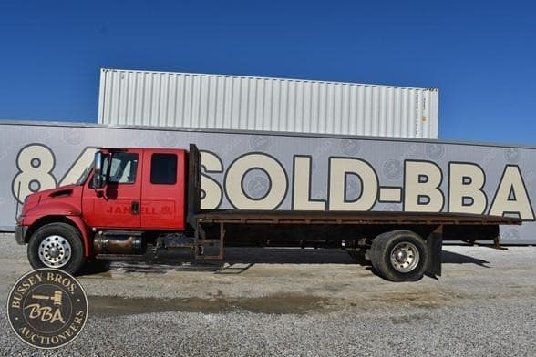 Image of International 4300 equipment image 3