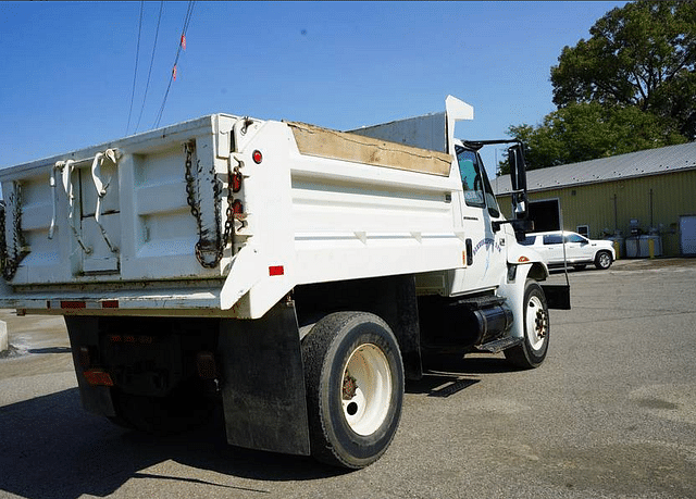 Image of International Durastar 4300 equipment image 4