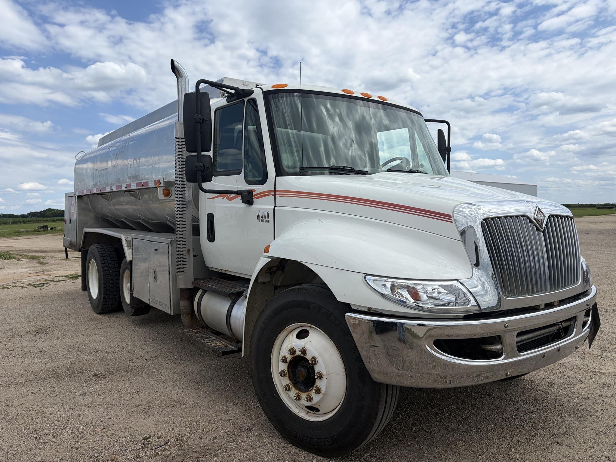 2007 International Durastar 4300 Equipment Image0