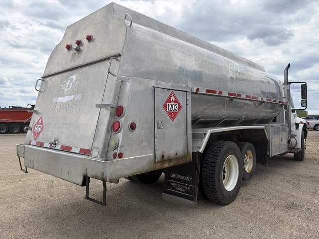 Image of International Durastar 4300 equipment image 3