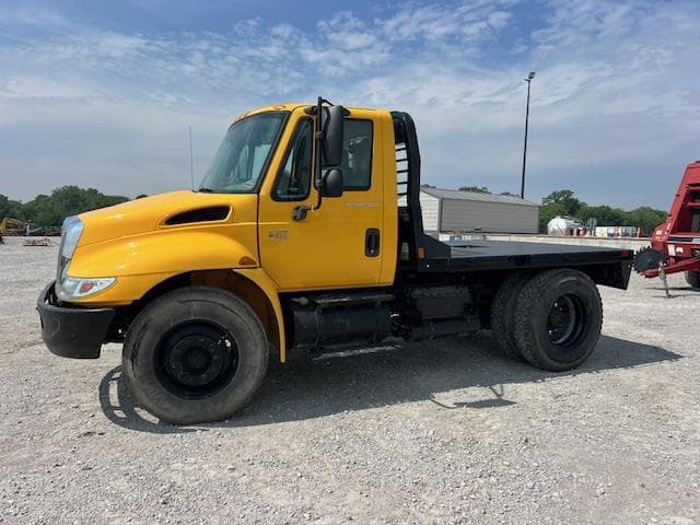 Image of International Durastar 4300 equipment image 1