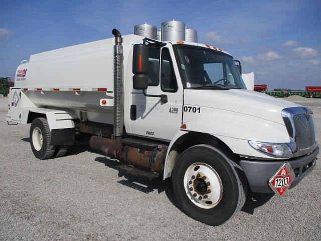 Image of International Durastar 4300 equipment image 1