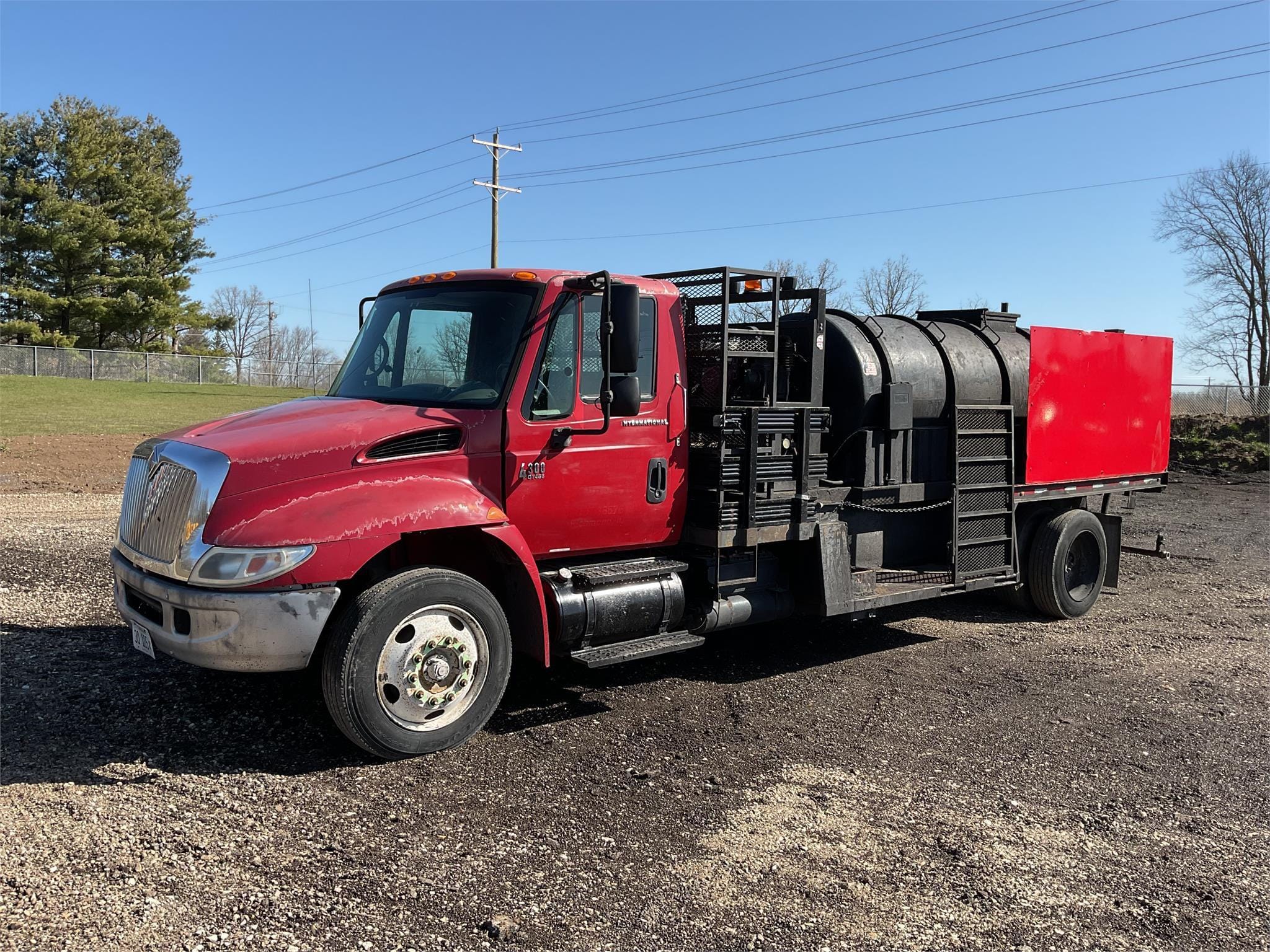 Main image International 4300