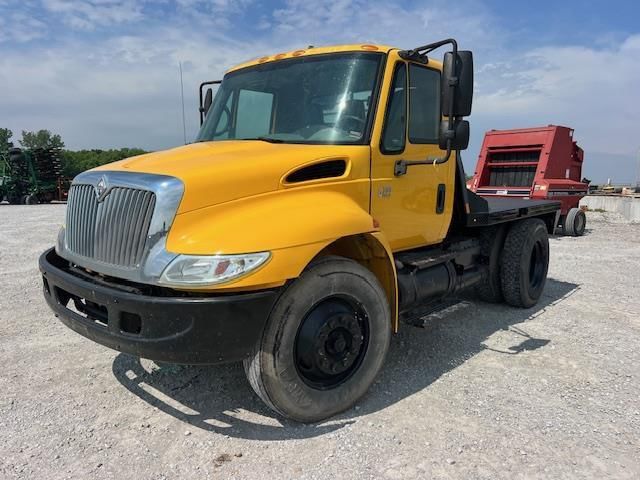 2007 International Durastar 4300 Equipment Image0