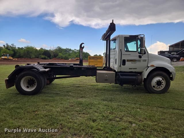 Image of International Durastar 4300 equipment image 3