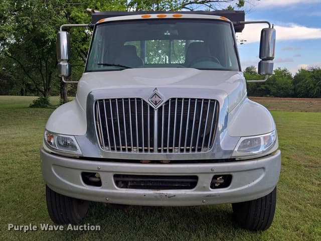 Image of International Durastar 4300 equipment image 1