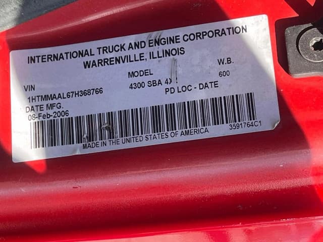 Image of International 4300 equipment image 2