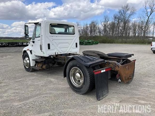 Image of International Durastar 4300 equipment image 2