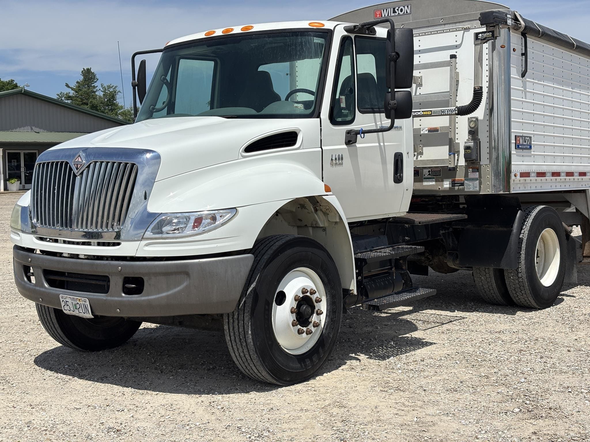 2007 International DuraStar 4400 Equipment Image0