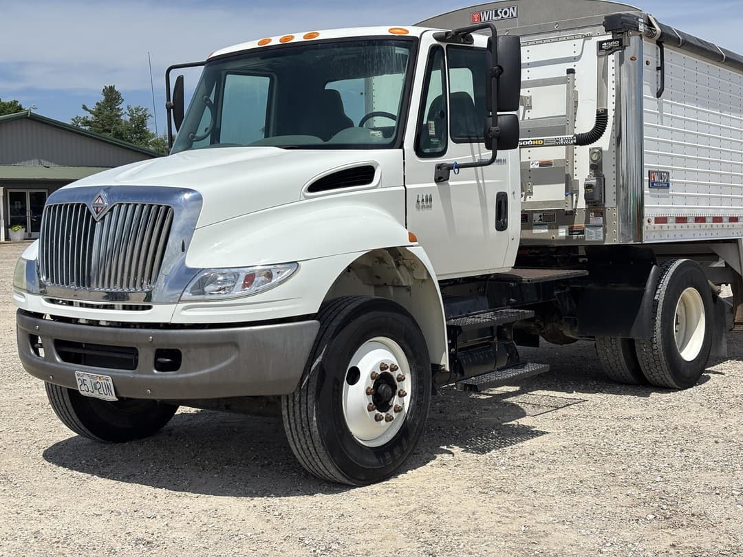 Image of International DuraStar 4400 Primary image