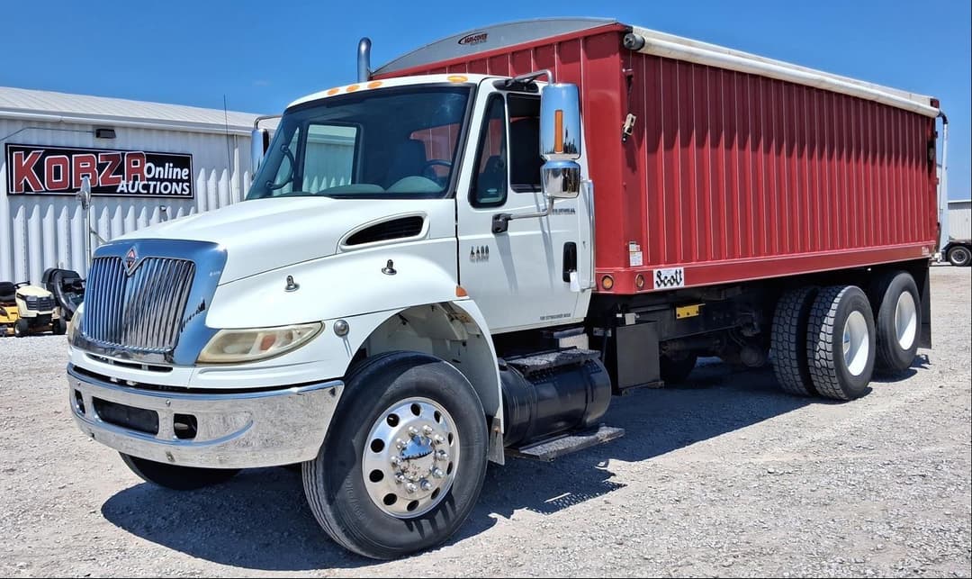 Image of International DuraStar 4400 Primary image