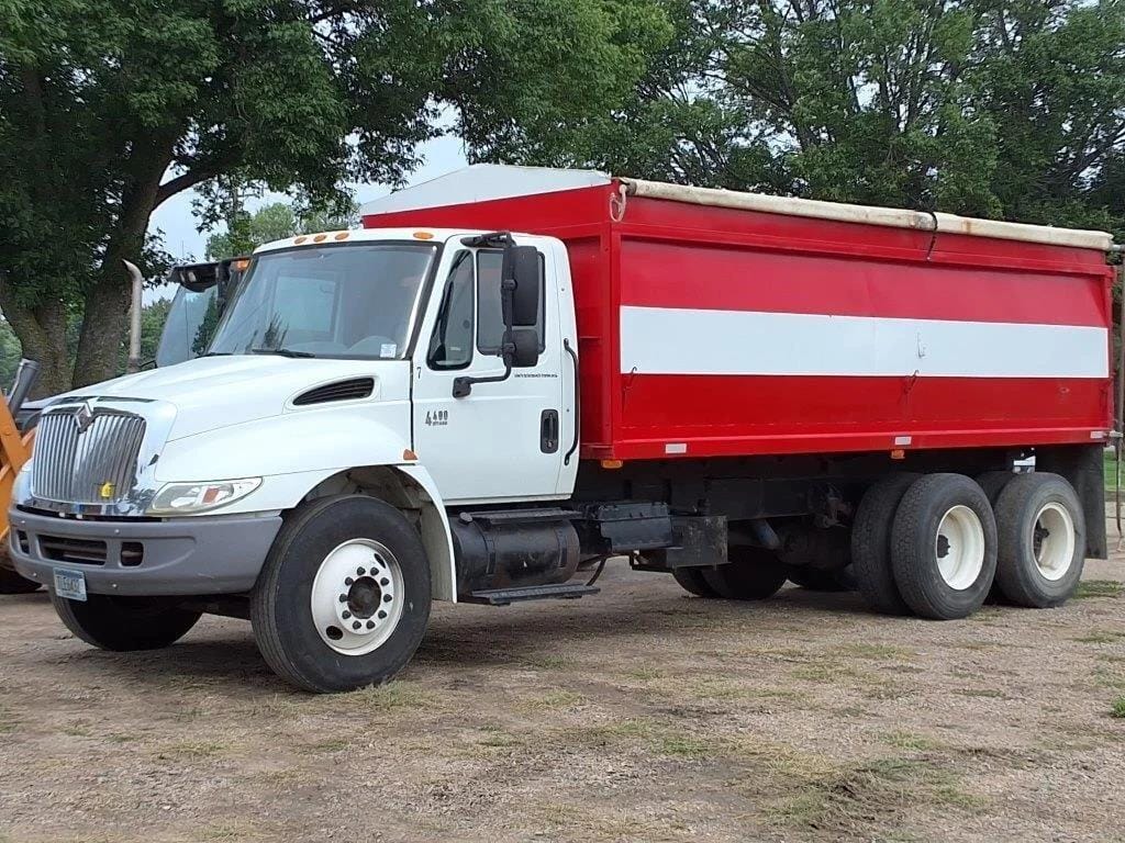 2007 International 4400 Equipment Image0