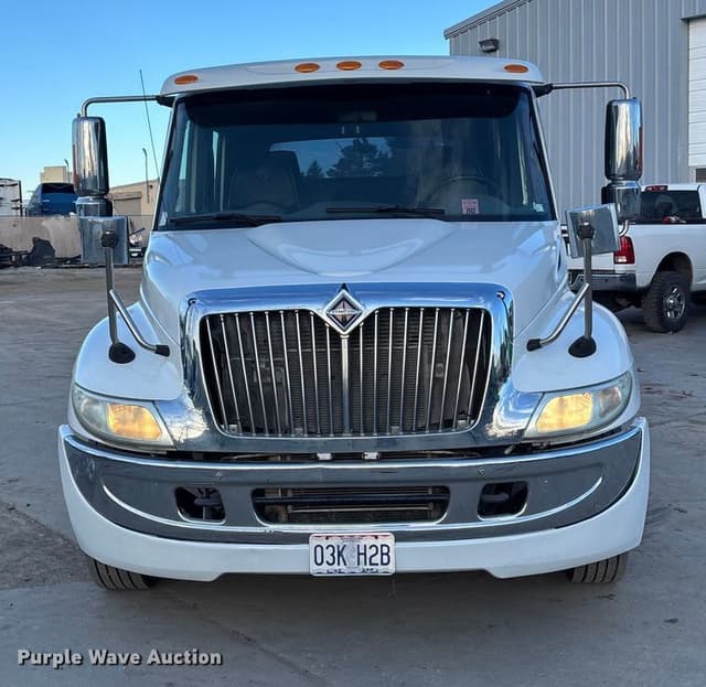 Image of International RXT 4X2 equipment image 1