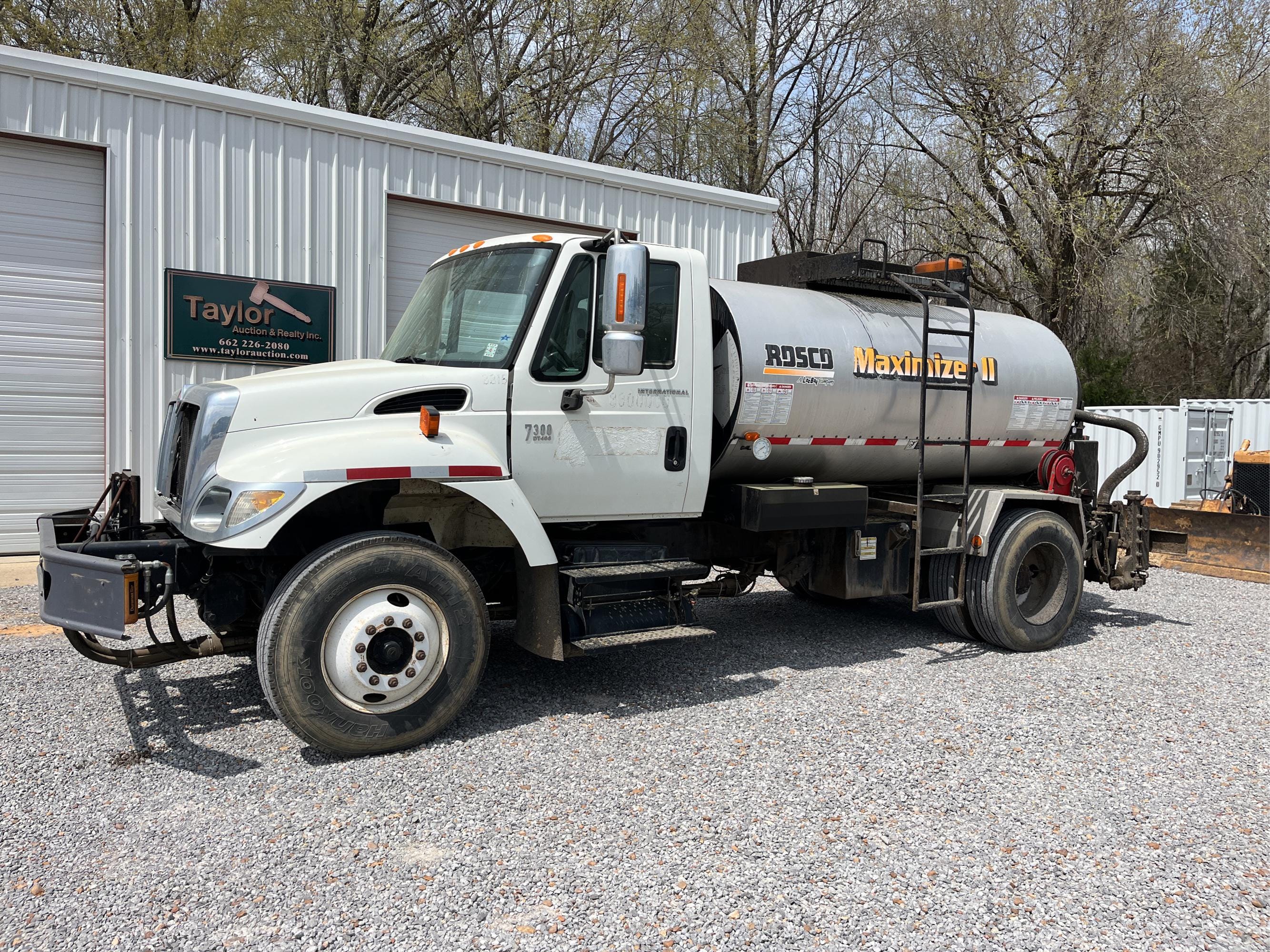 Main image International 7300