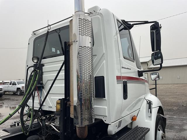 Image of International  Transtar 8600 equipment image 2