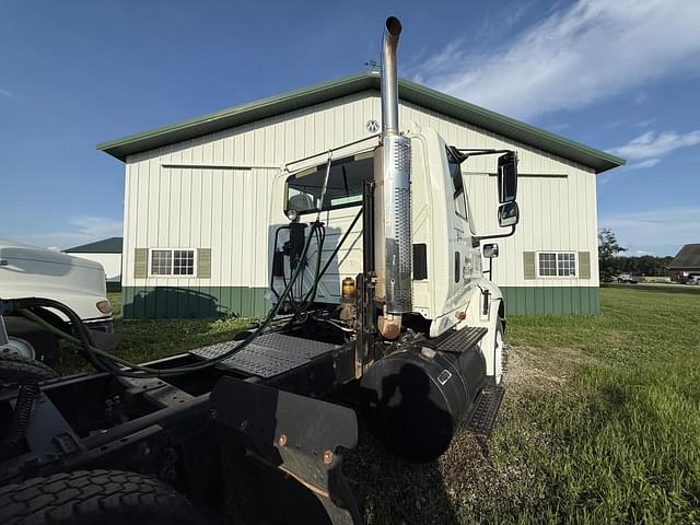 Image of International  Transtar 8600 equipment image 1