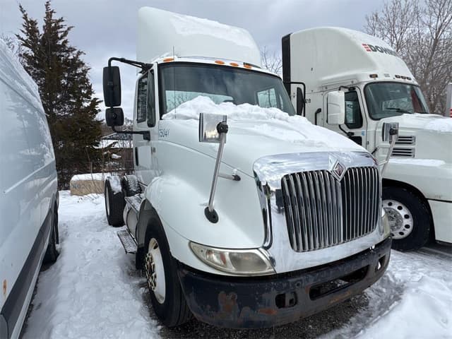 Image of International Transtar 8600 equipment image 2