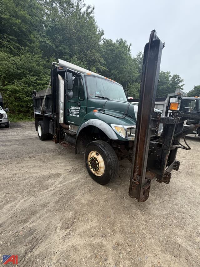 Image of International Workstar 7400 equipment image 3