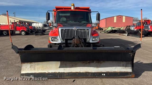 Image of International Workstar 7400 equipment image 1