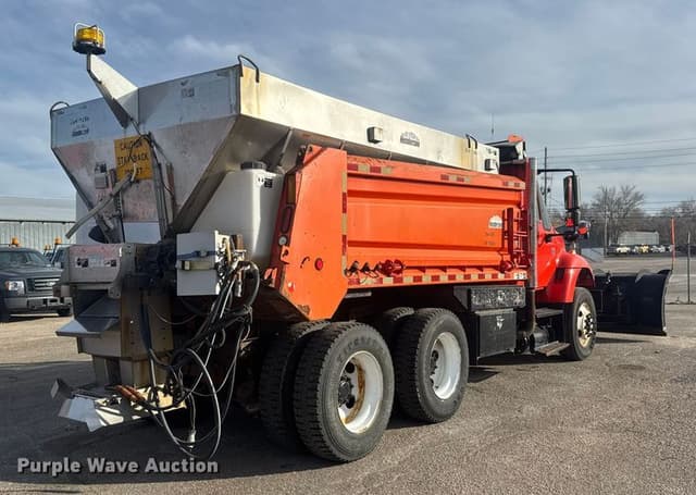 Image of International Workstar 7400 equipment image 4