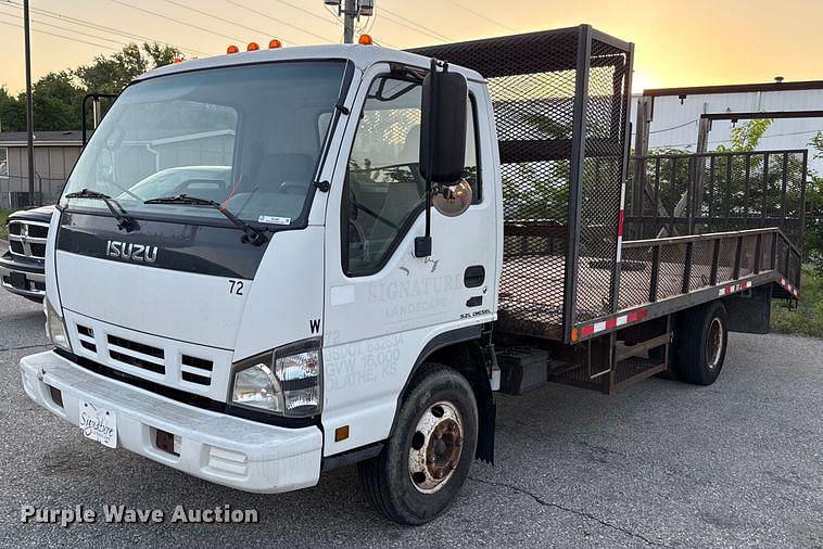 Image of Isuzu NPR Primary image