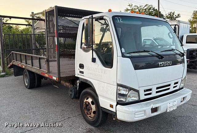 Image of Isuzu NPR equipment image 2