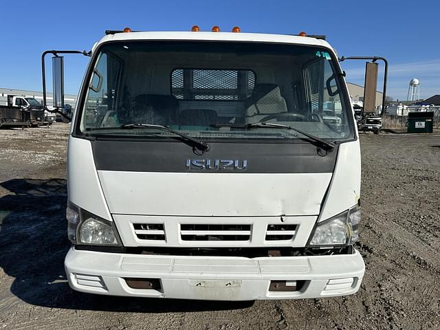 Image of Isuzu NPR-HD equipment image 1