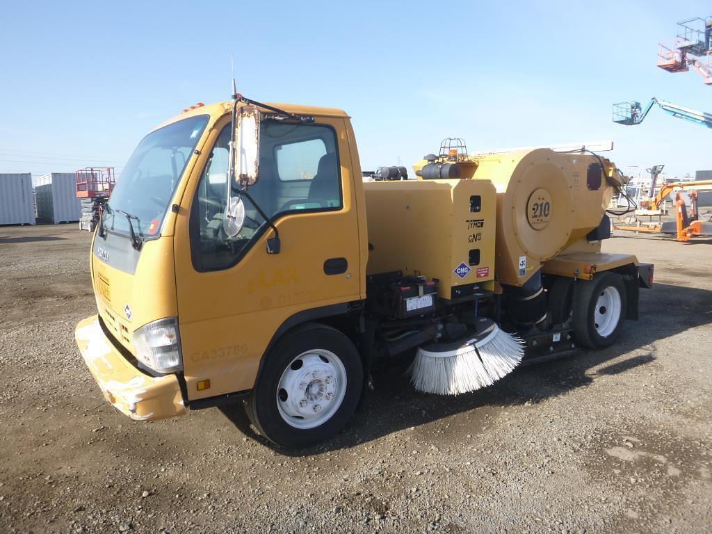 Image of Isuzu NPR Primary image