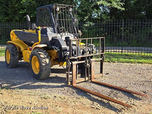 Image of JCB 520 equipment image 2