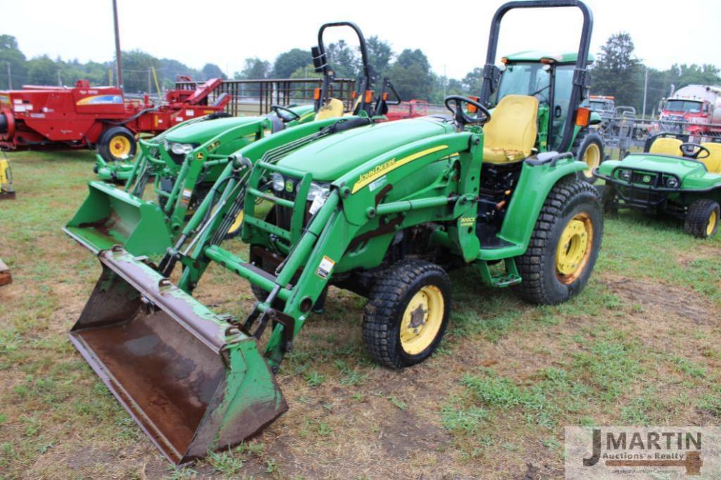 Image of John Deere 3520 Primary image