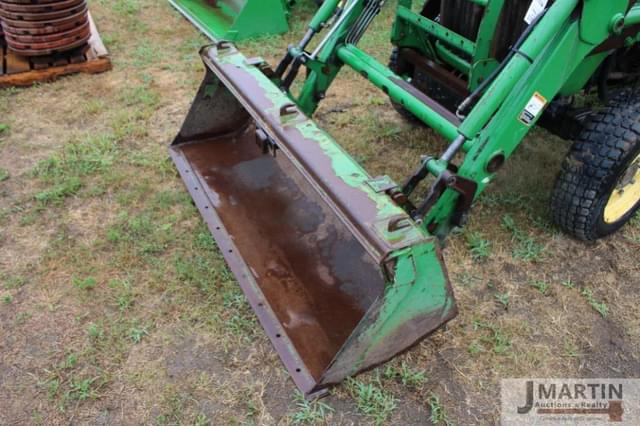 Image of John Deere 3520 equipment image 4