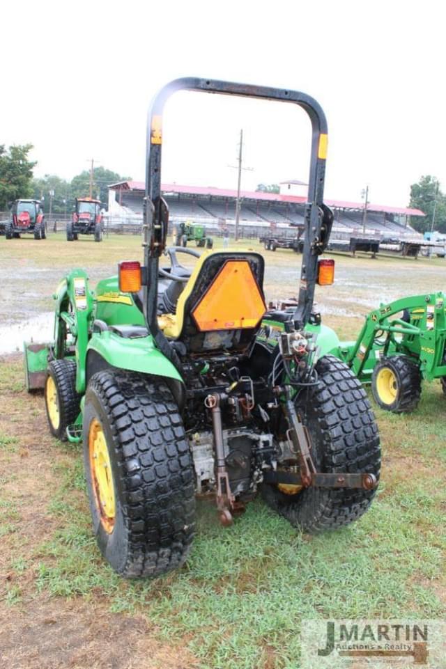 Image of John Deere 3520 equipment image 3