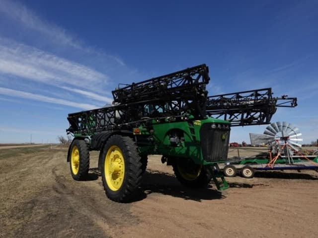 Image of John Deere 4930 equipment image 1