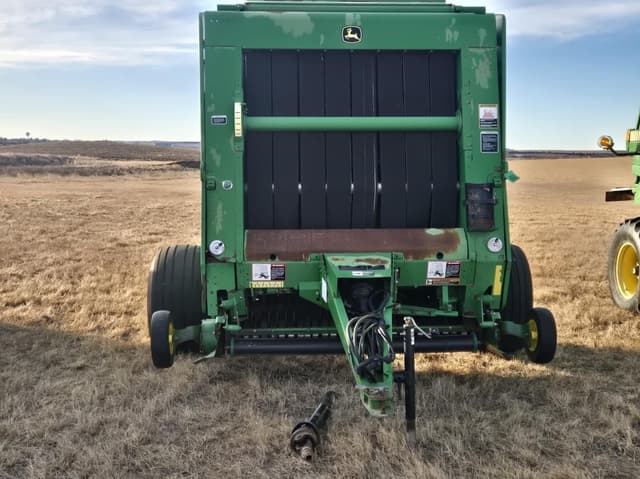 Image of John Deere 568 equipment image 2