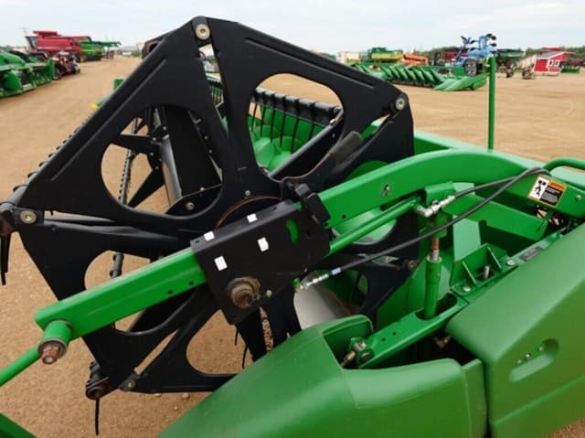 Image of John Deere 635F equipment image 3