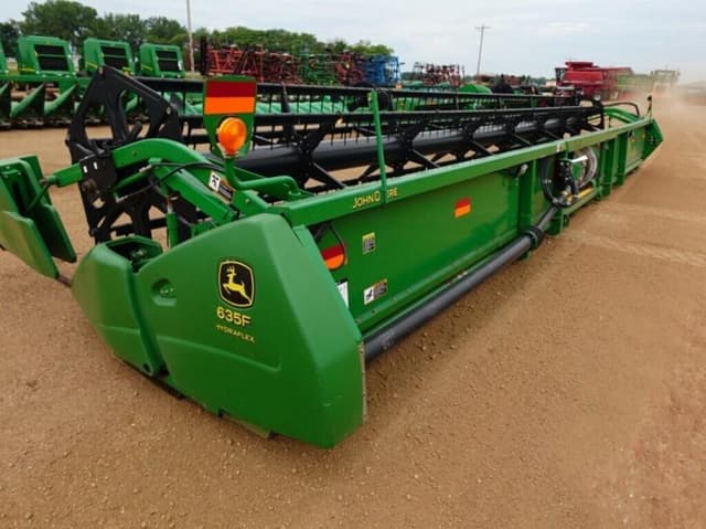 Image of John Deere 635F equipment image 2