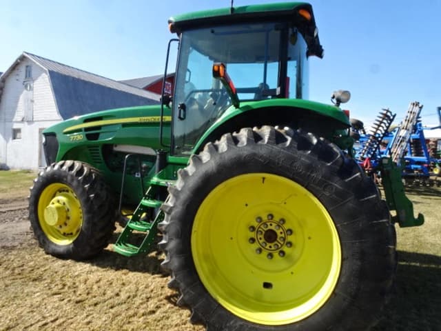 Image of John Deere 7730 equipment image 1